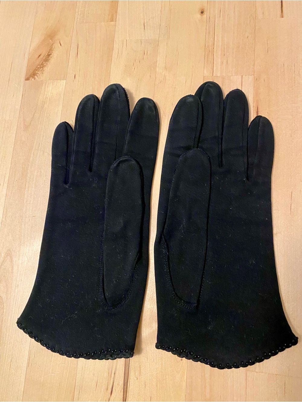Vintage Women’s Black Dress Gloves with Scalloped Cuff